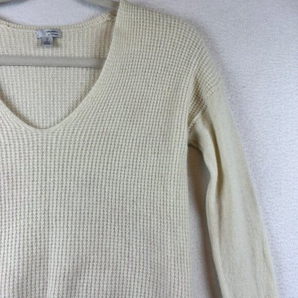 Halogen Womens V-Neck 100% Cashmere Sweater XS Cream Textured Knit Long Sleeve - Picture 3 of 13